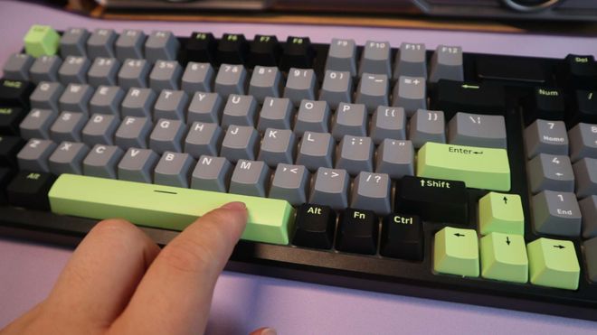 绿机械键盘测评：客制化与性价比的完美平衡开元棋牌试玩雷柏V700DIY-98黑灰